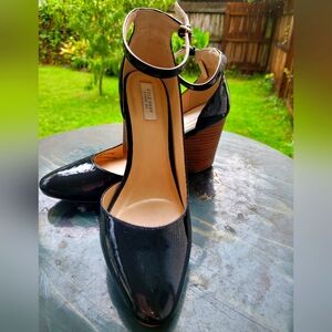 Cole Haan Black Patent Leather Pump Size 6B